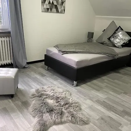 Maifeld Huettchen Апартаменты Майен