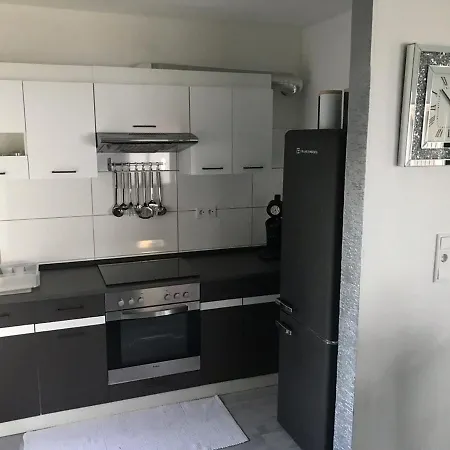 Maifeld Huettchen Апартаменты